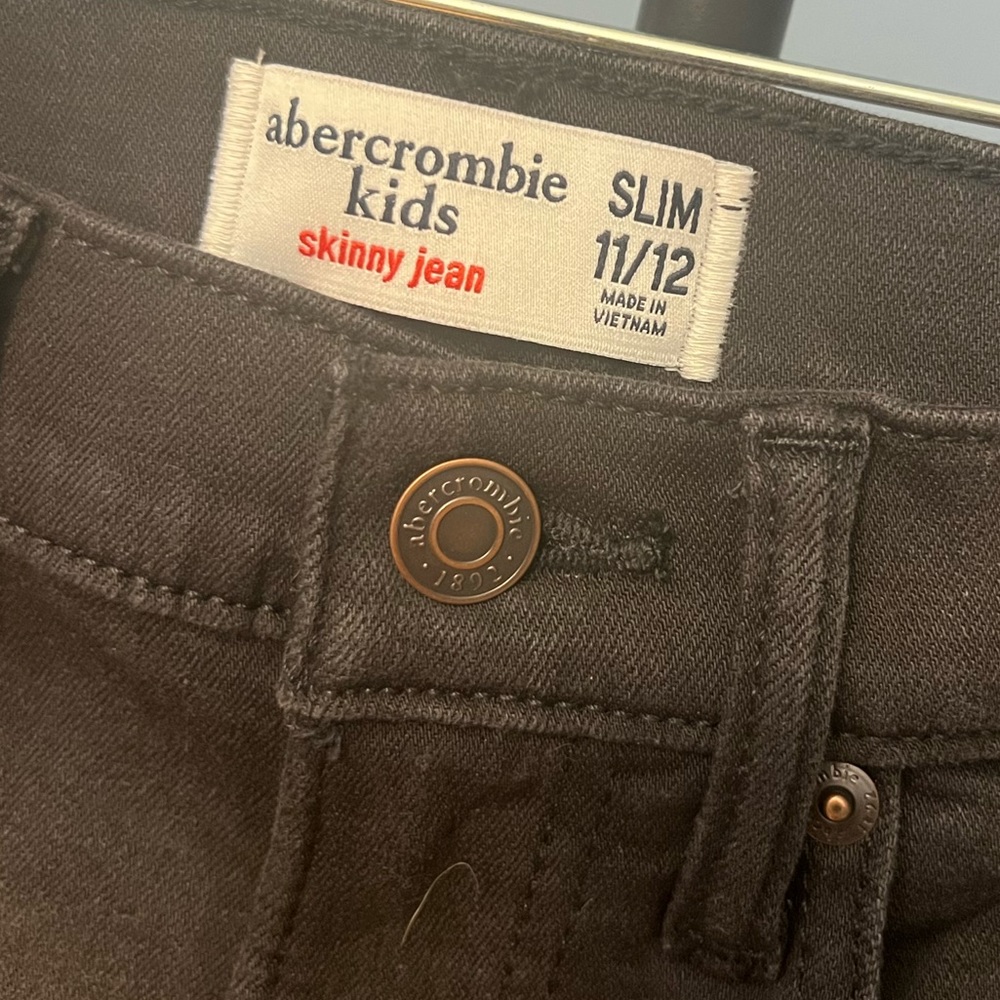 ⚡️Abercrombie Kid's Skinny Jeans - Size 11/12 - Picture 3 of 4